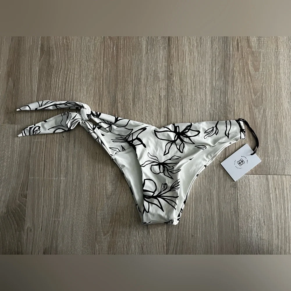 NWT Revolve Revel Ray Women’s Noir Floral Bikini Set Top (Small)/Bottom (Medium) - Picture 6 of 11